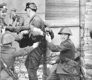 fechter-carried-away